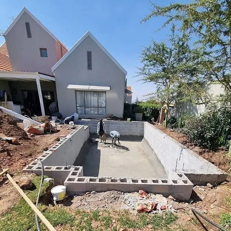 Clean swimming pool water after chemical treatment